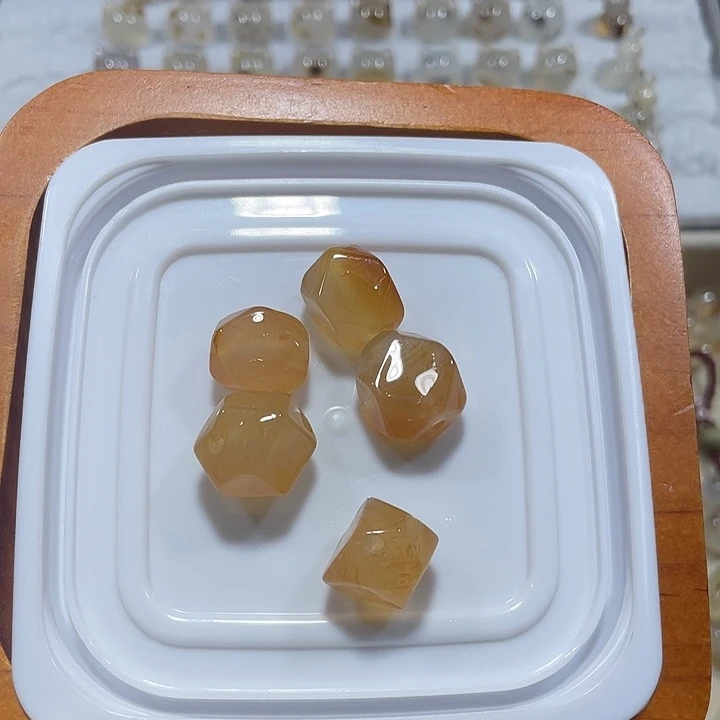 合金颈饰玛瑙/玉髓