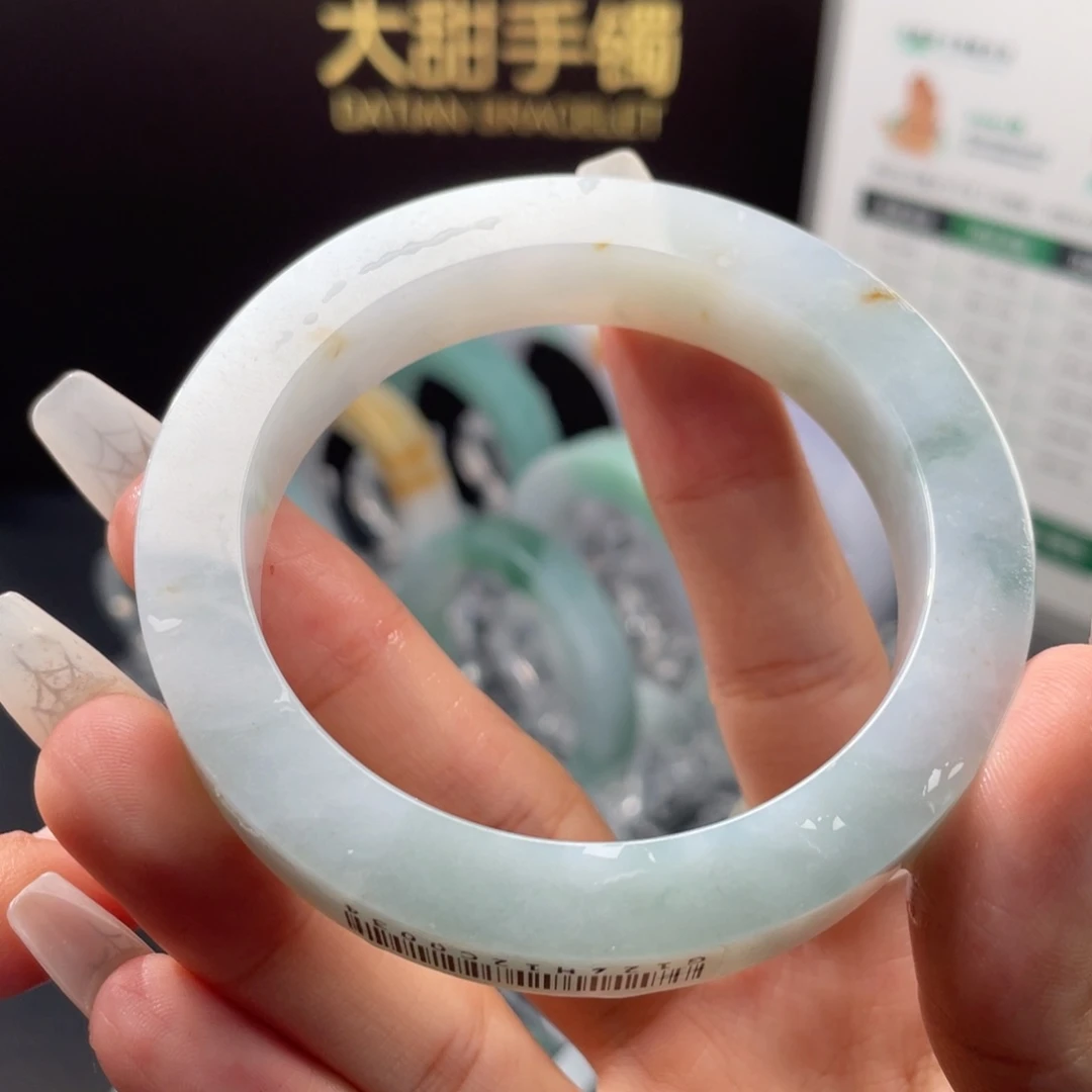 未镶嵌手镯定制翡翠