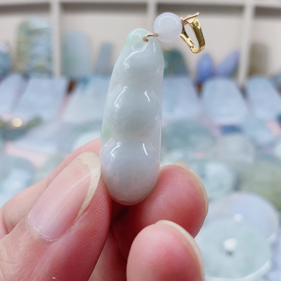 颈饰未镶嵌翡翠天然