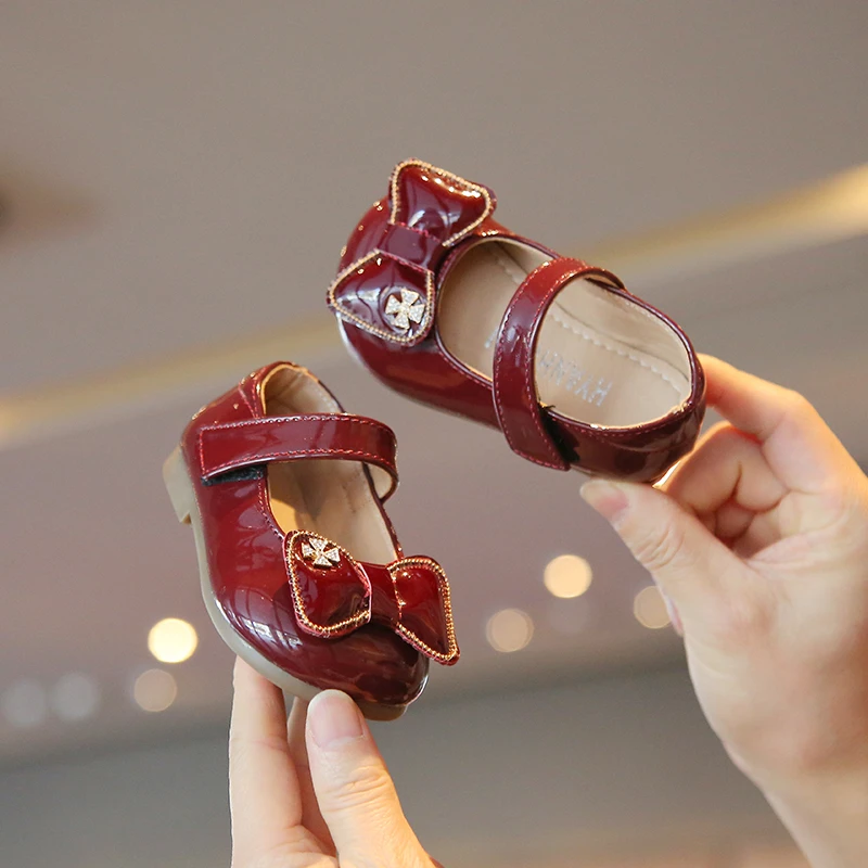 春秋季女宝宝1一2周岁生日鞋子公主红色小皮鞋小童婴儿软底学步鞋