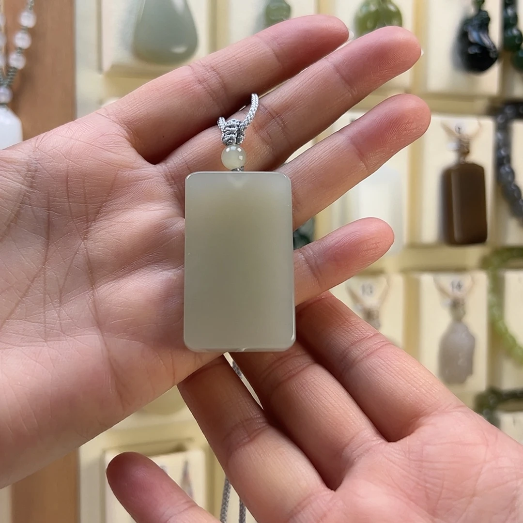 然***然和田玉未镶嵌颈饰