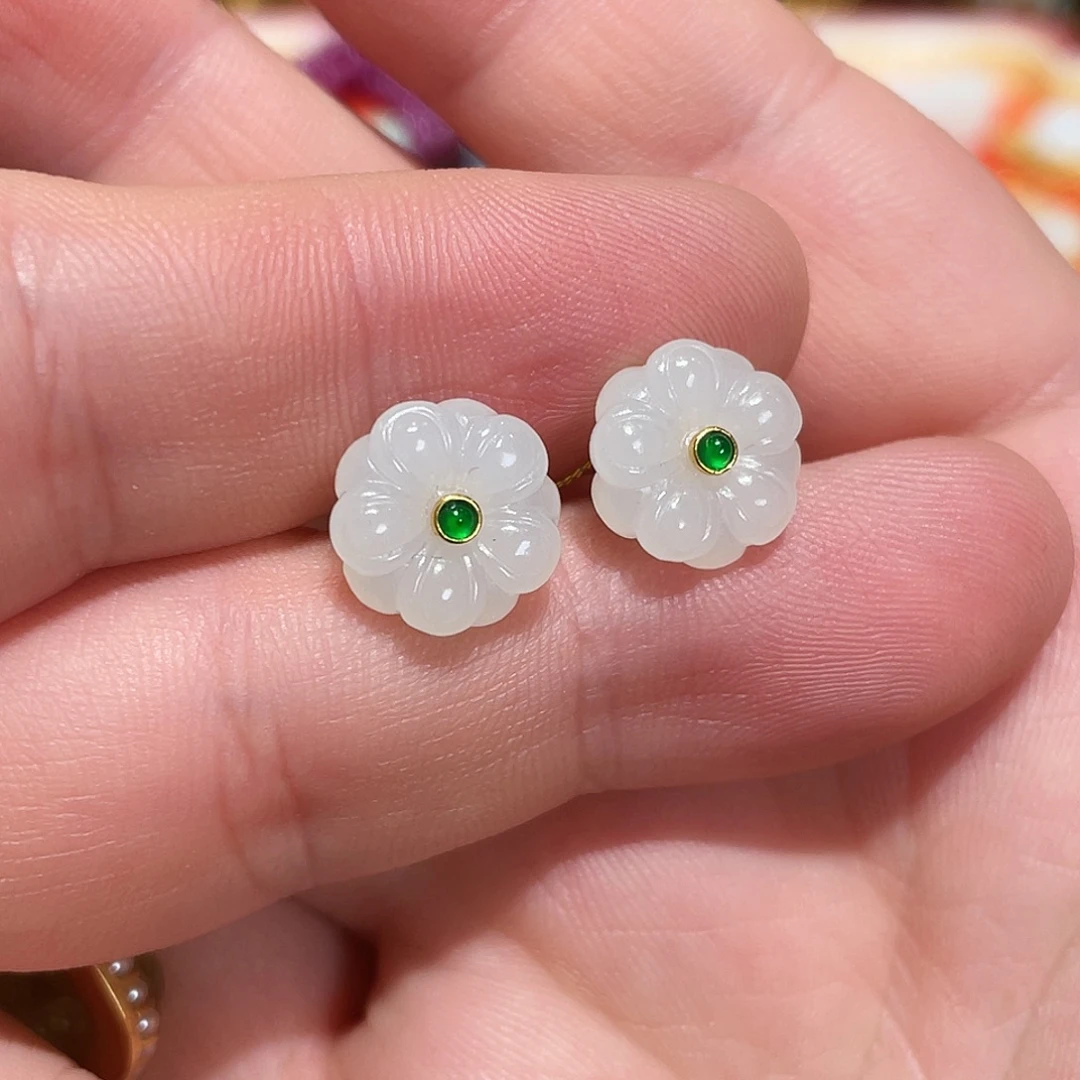 和田玉18K金镶嵌耳钉