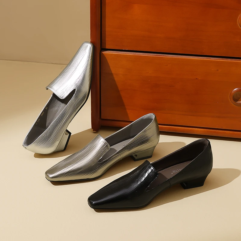 [AMEINOR] 2025春季新款法式小方头金属真皮粗跟浅口单鞋女