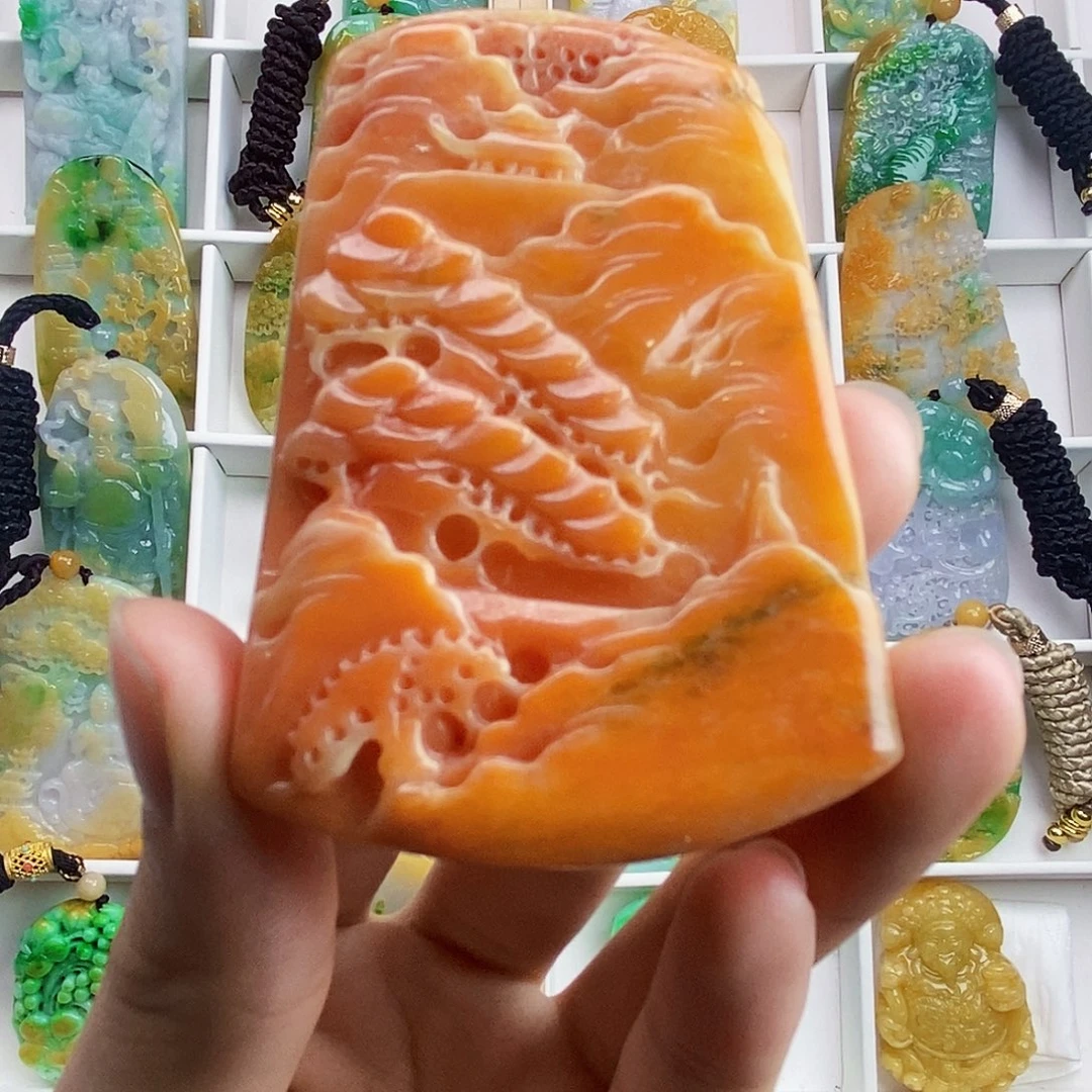 翡翠未镶嵌颈饰翡翠