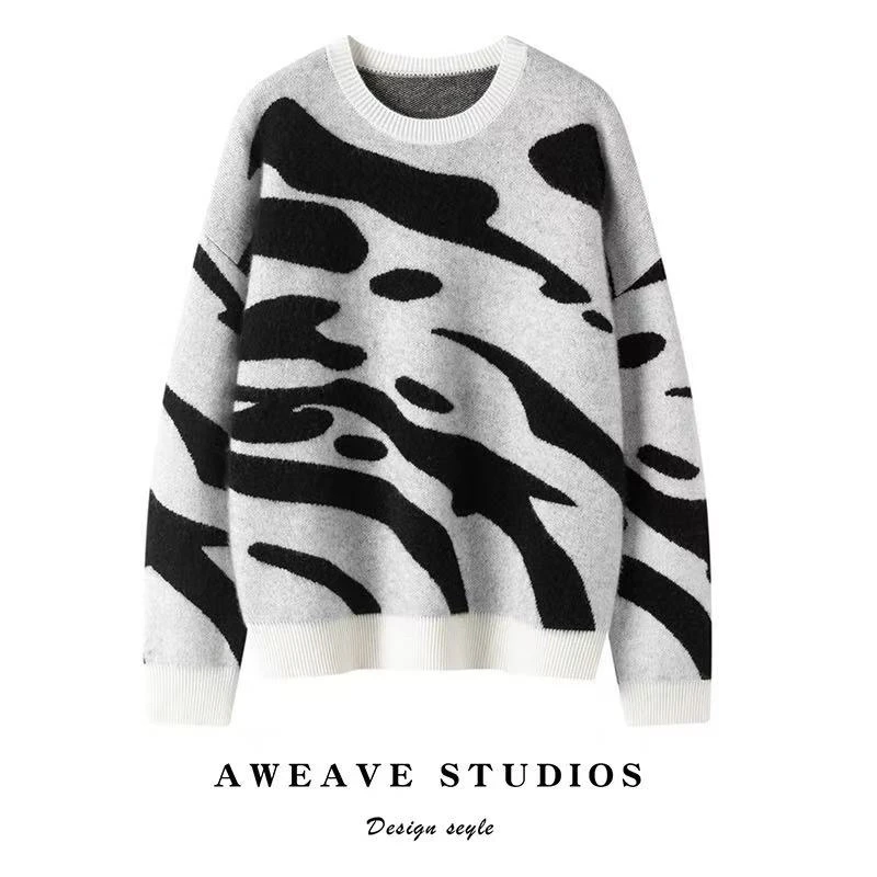 女士黑白撞色羊绒衫