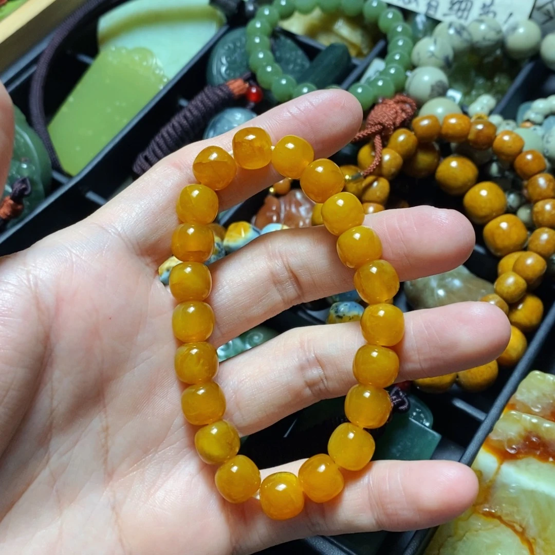 蛇纹石玉未镶嵌颈饰微瑕