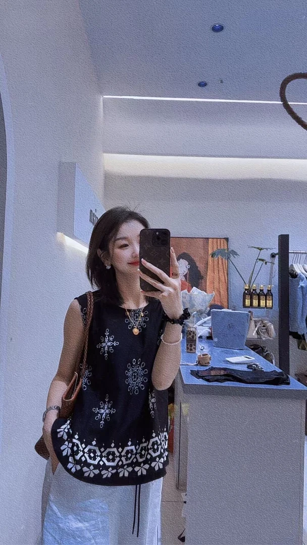 倩倩家无袖雪花图案上衣