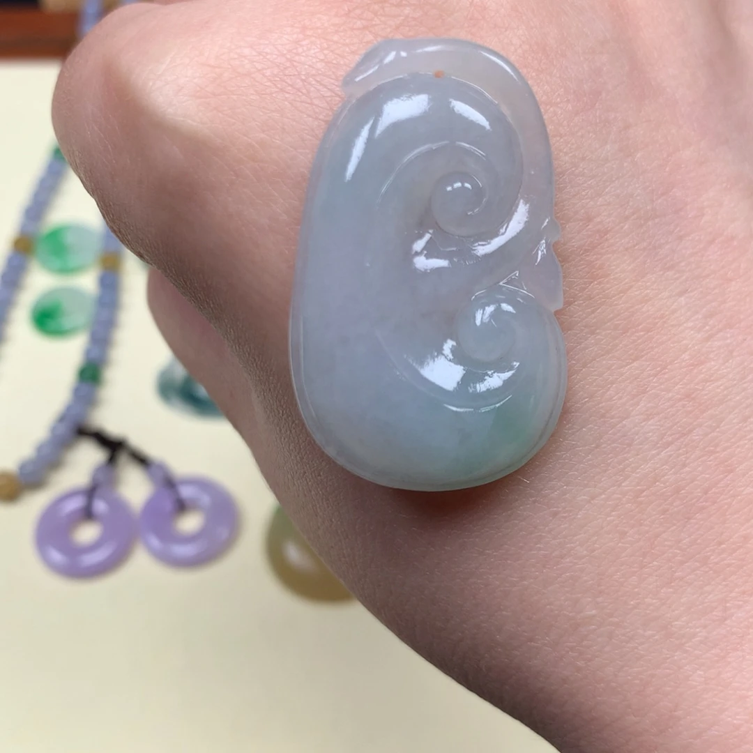 定制翡翠未镶嵌如意