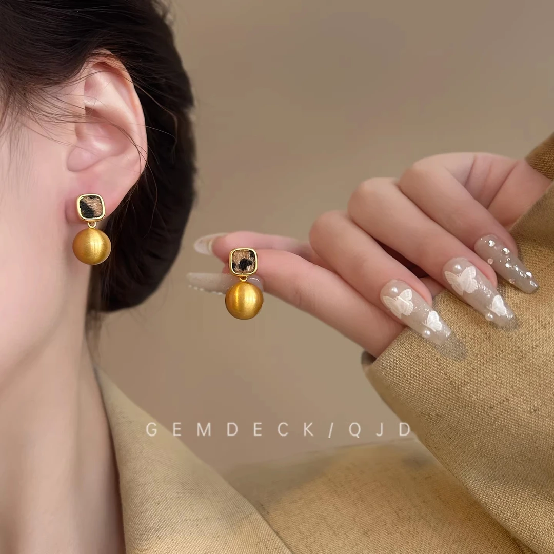 复古美拉德豹纹圆球吊坠耳环轻奢高级感小众耳钉气质精致百搭耳饰