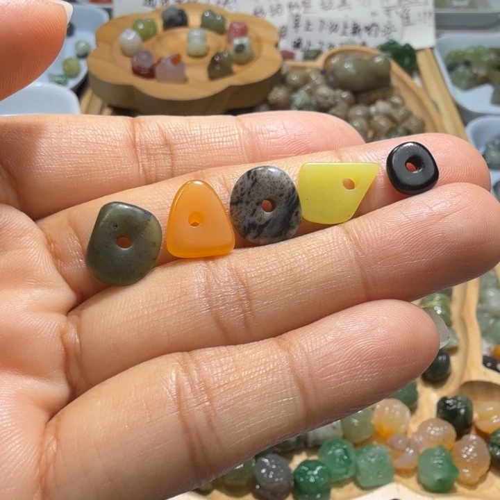 和田玉未镶嵌珠宝半成品
