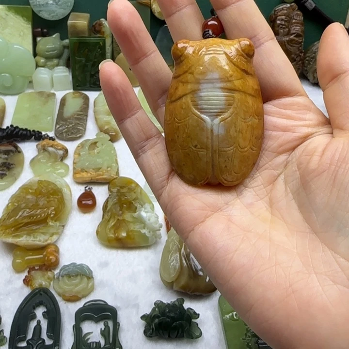 和田玉（糖玉）未镶嵌挂件