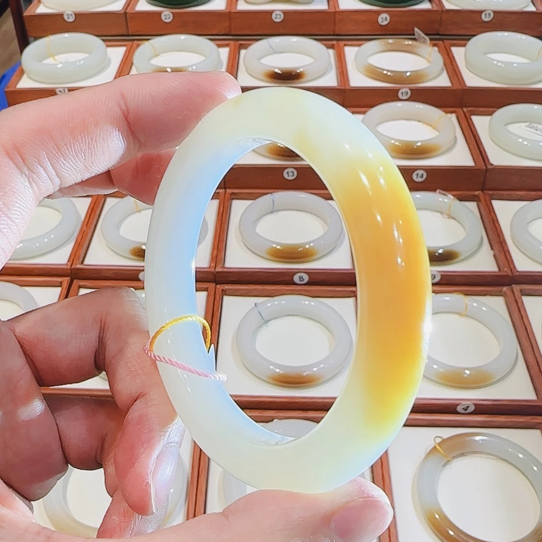 和田玉未镶嵌手镯一口黄金糖55 56 57