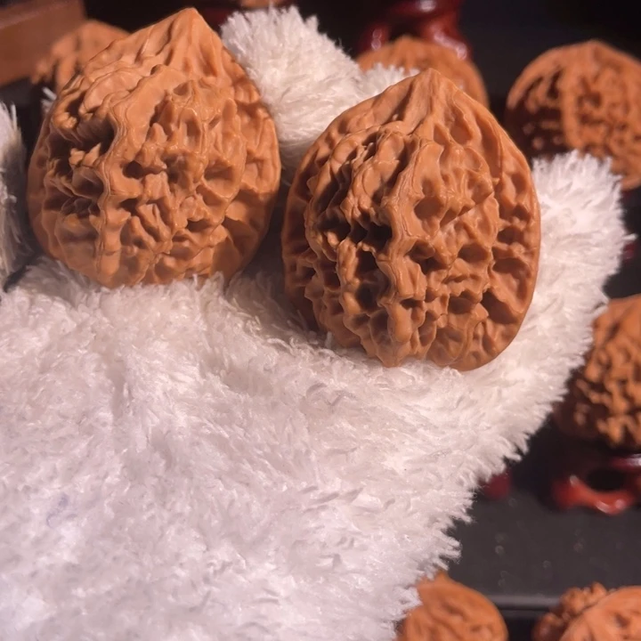 文玩核桃吊坠42官帽