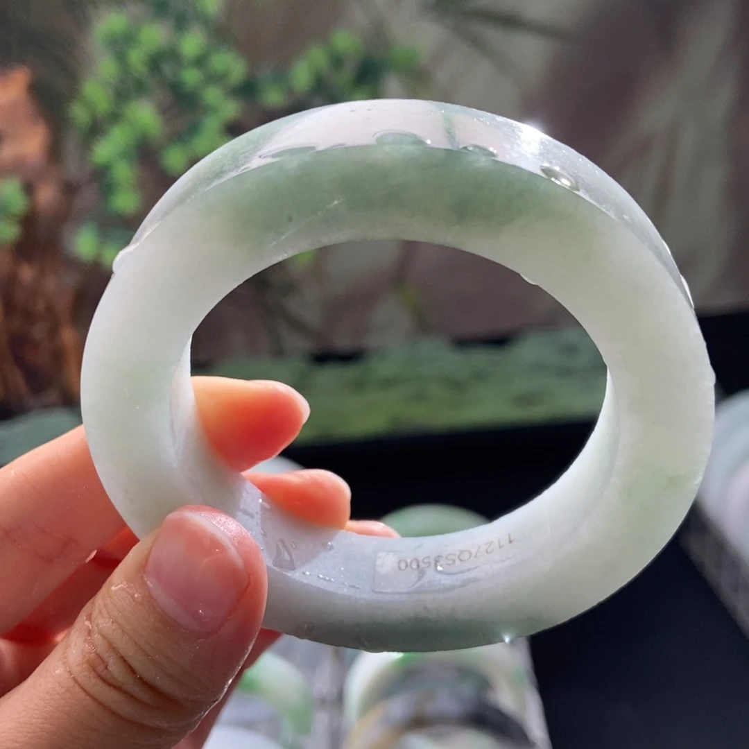 定制翡翠未镶嵌翡翠手镯