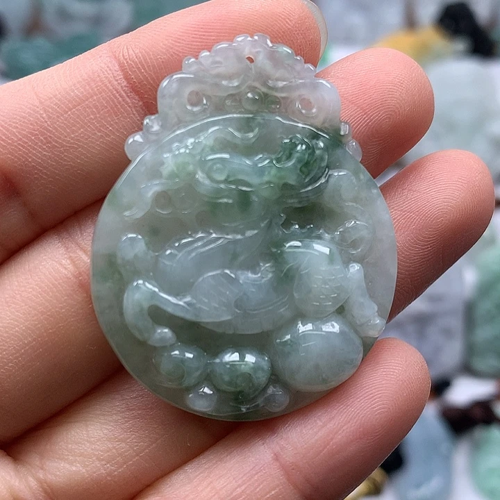 翡翠未镶嵌颈饰麒麟福利