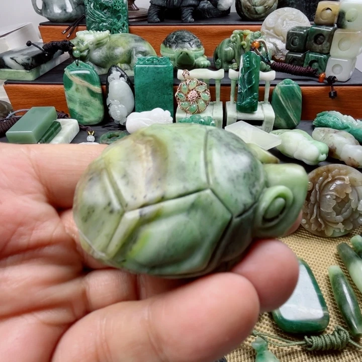 独山玉未镶嵌珠宝半成品