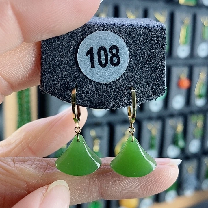 和田玉耳饰18K金镶嵌