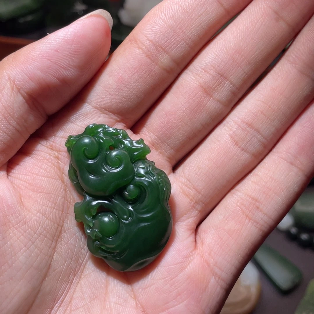 第***页和田玉（糖玉）未镶嵌颈饰