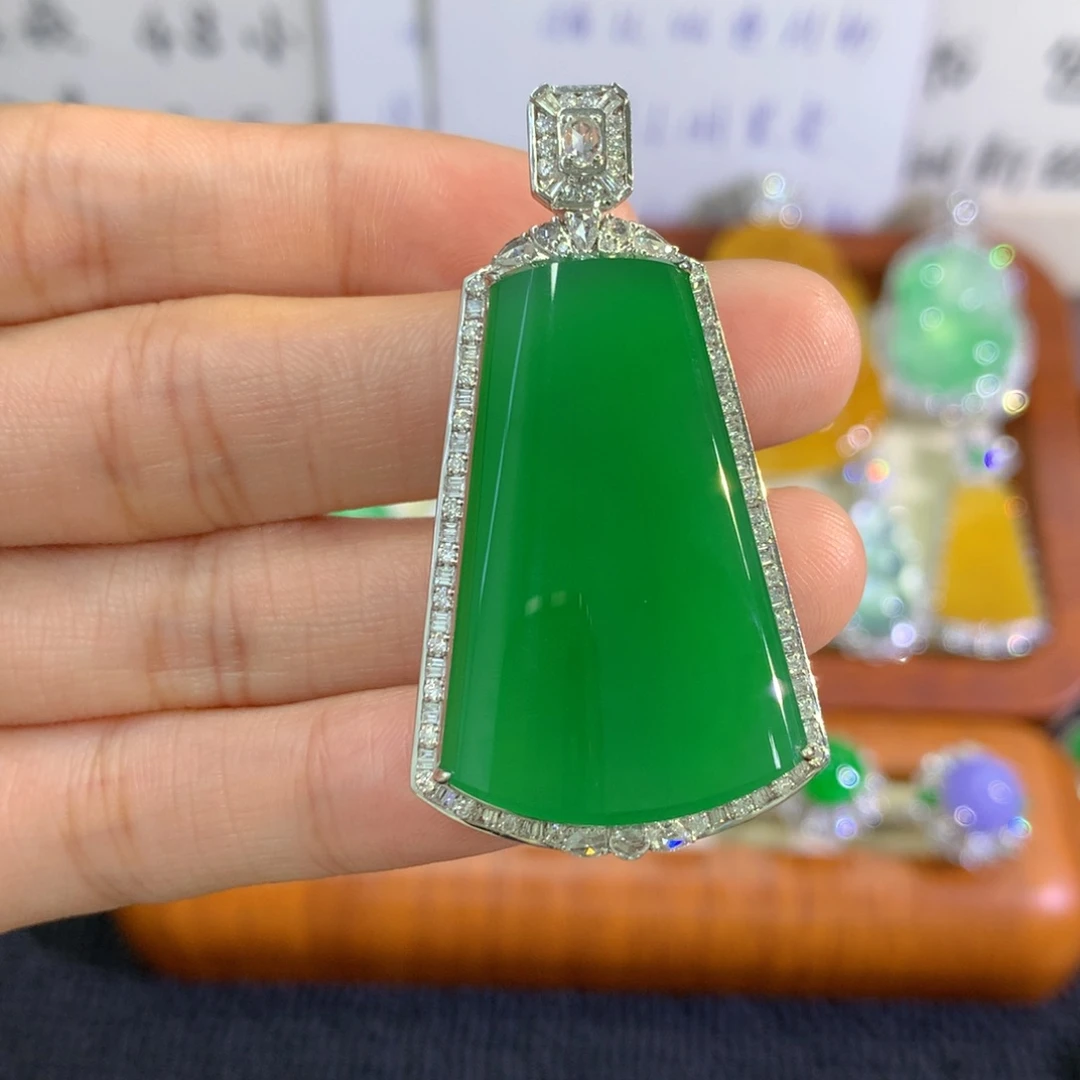 翡翠18K金镶嵌吊坠(不含链)无事牌