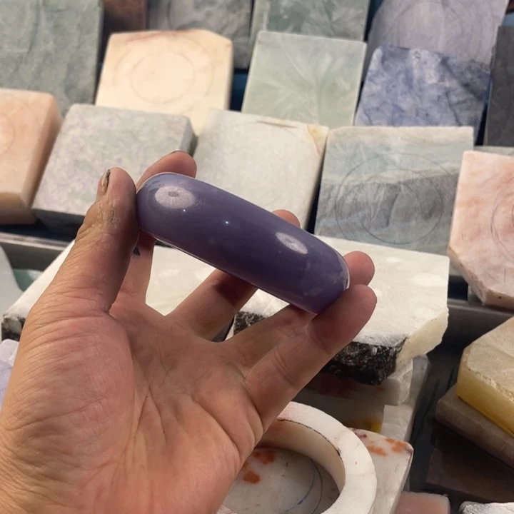 未镶嵌手镯石英质玉