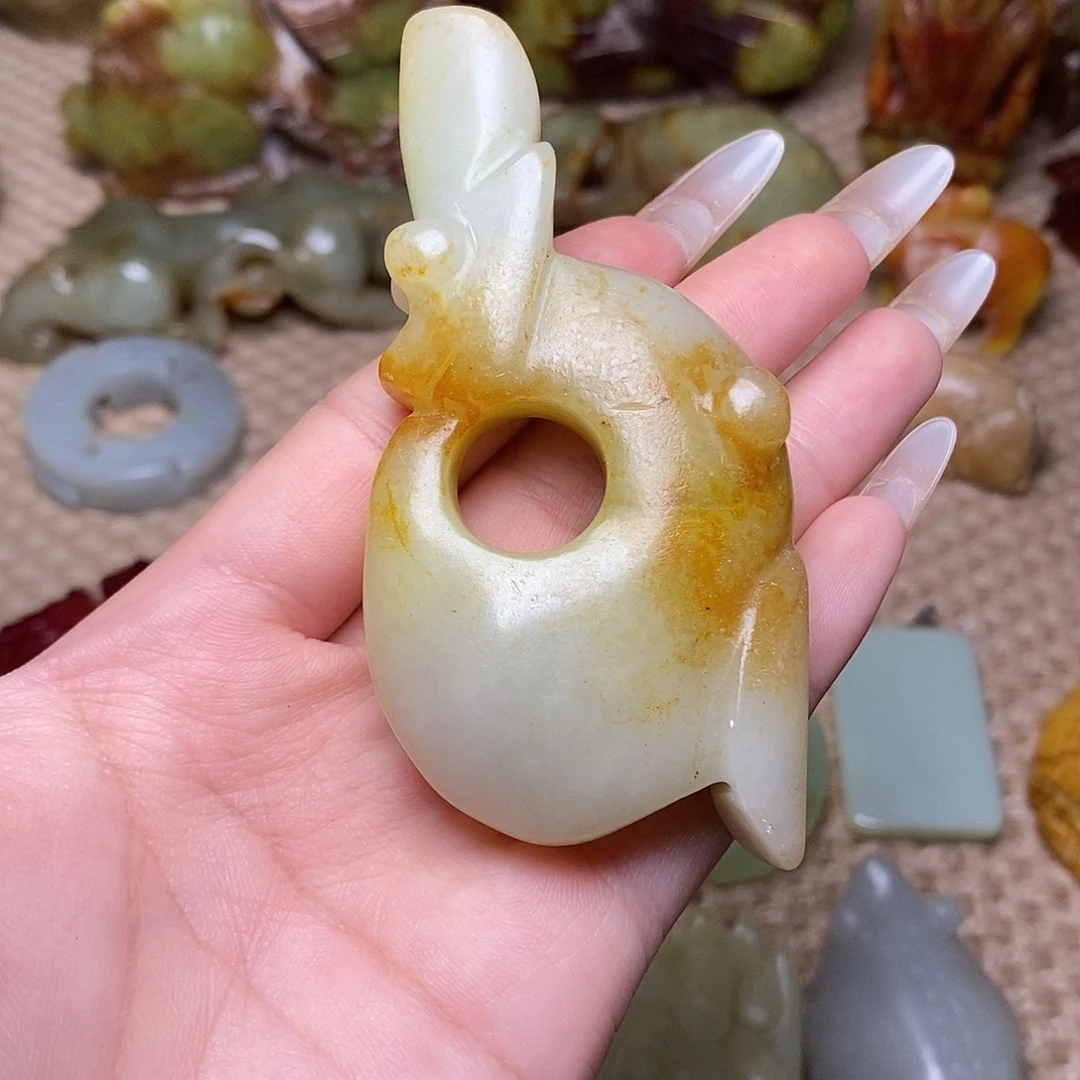 未镶嵌蛇纹石玉颈饰