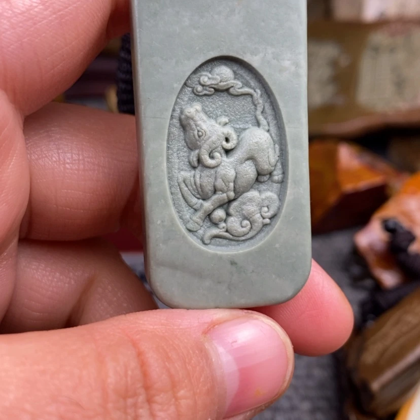 【闪购商品】原石雕刻手把件