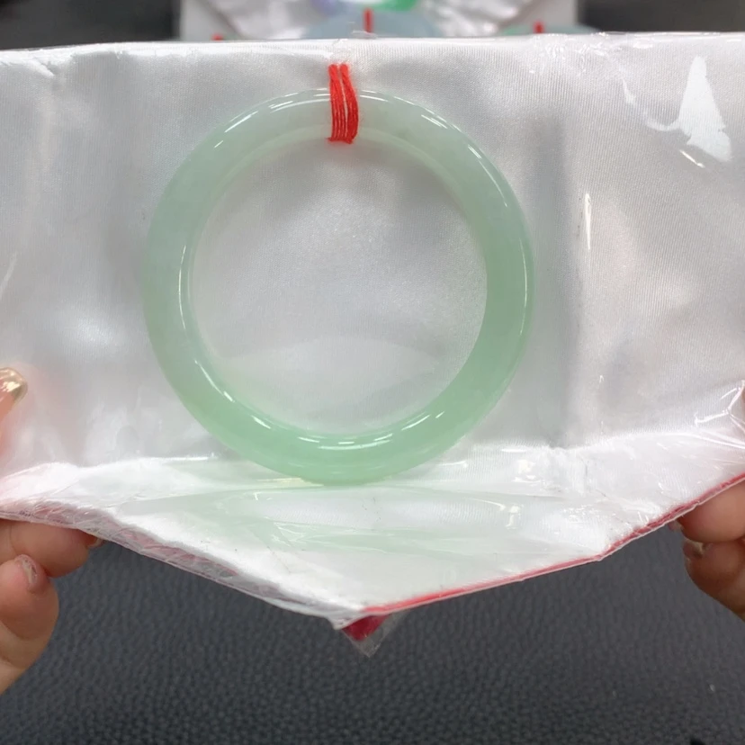 【闪购商品】翡翠手镯未镶嵌星**，翡翠