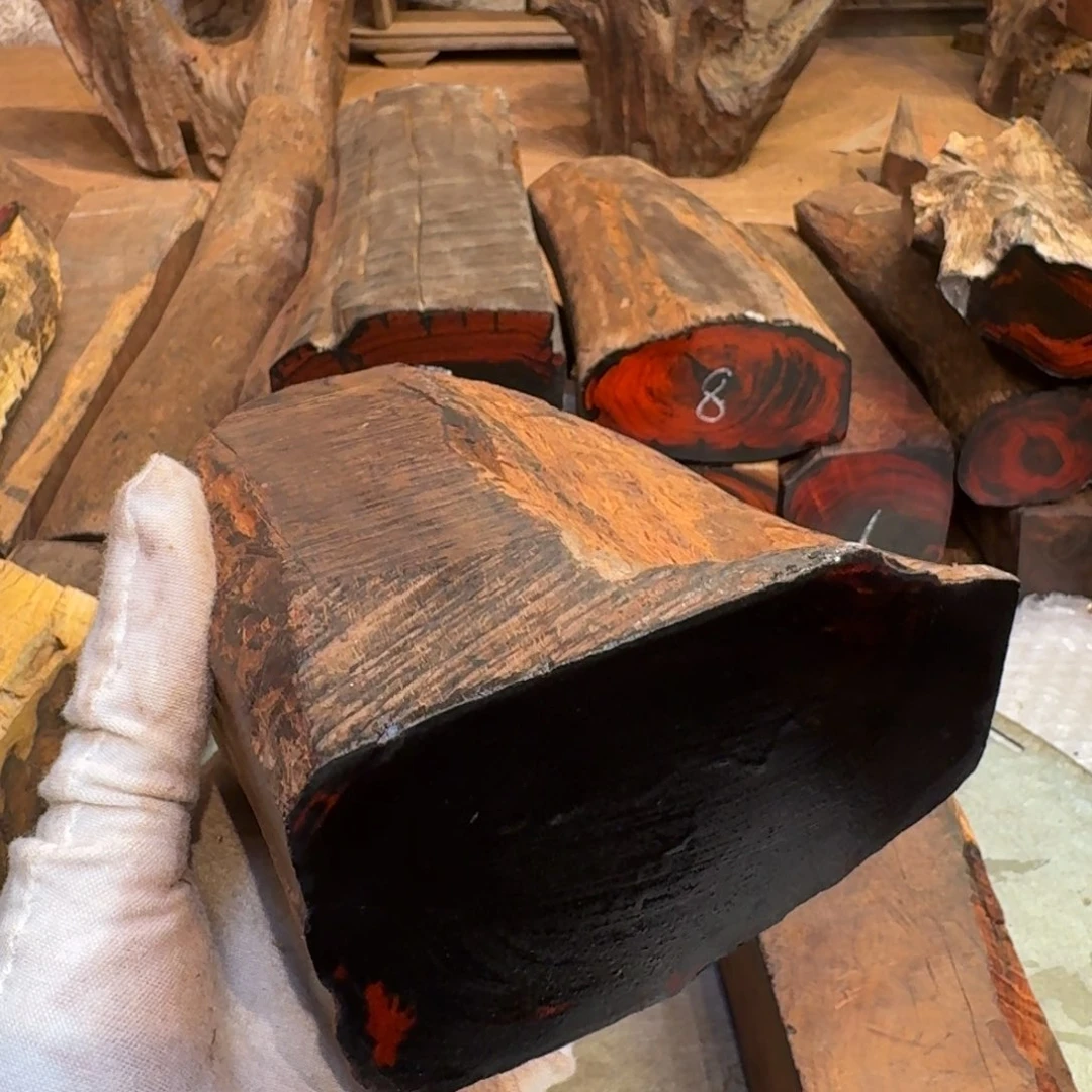 交趾黄檀（大红酸枝）