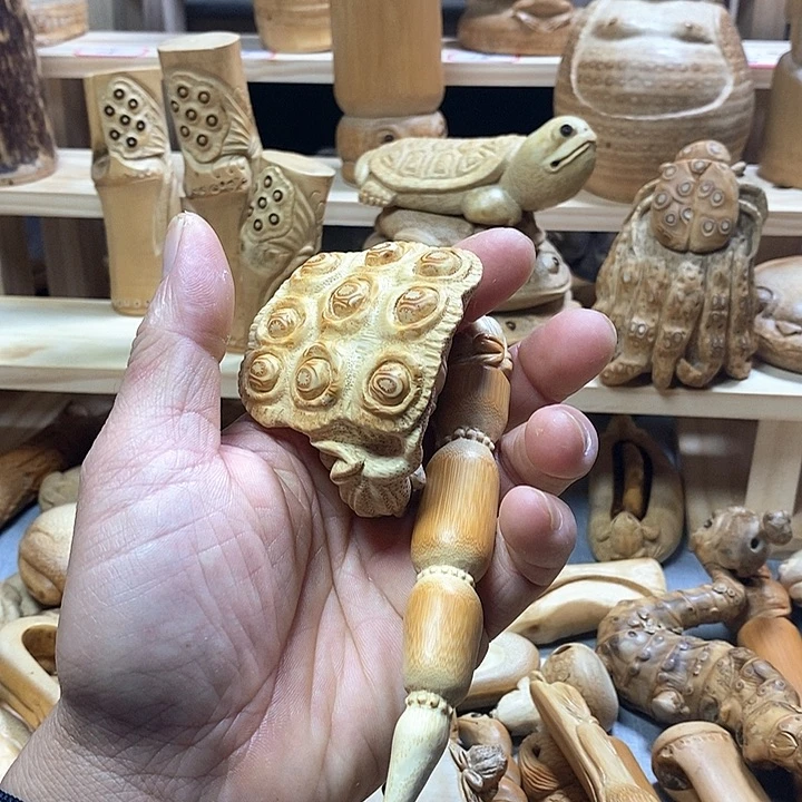 竹雕小青蛙莲蓬莲藕