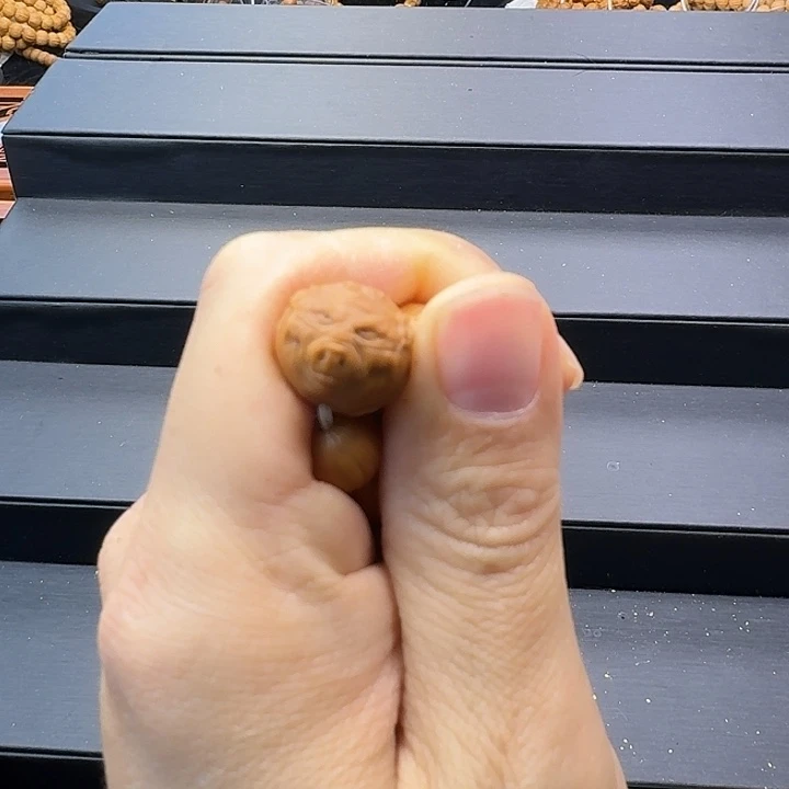 猴头核桃手串虾****)单珠