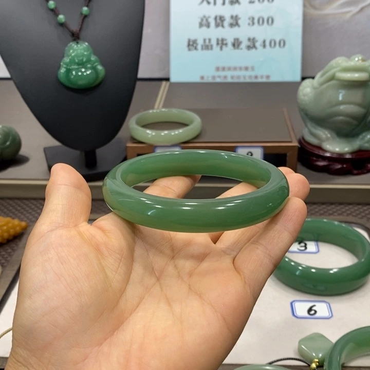 东陵石未镶嵌颈饰云****嘛