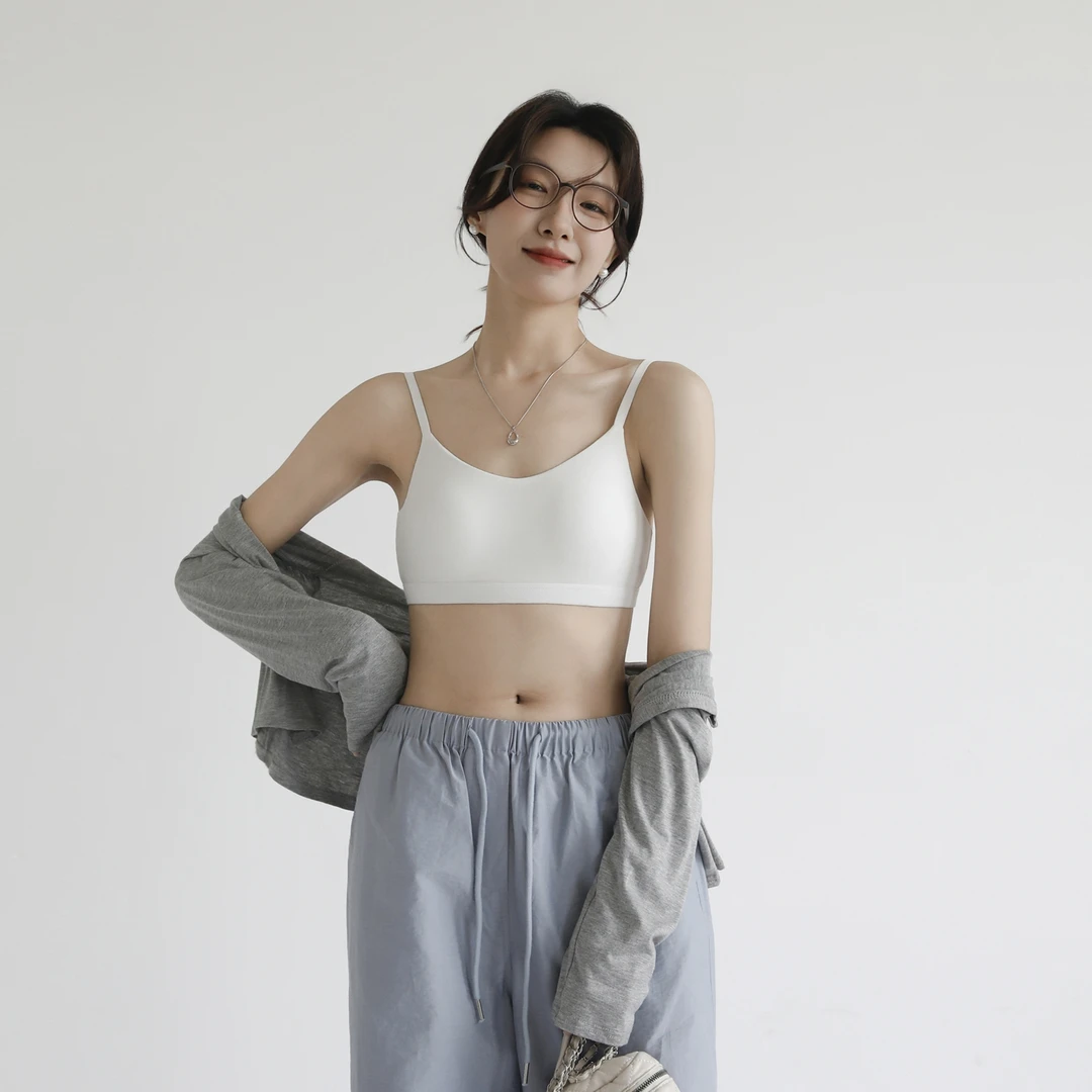 自带bra胸垫v领吊带女短款可调节肩带美背免穿文胸裹胸外穿防走光