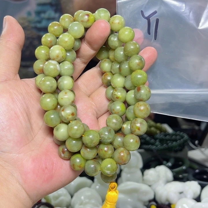 蛇纹石玉颈饰未镶嵌醒**哥