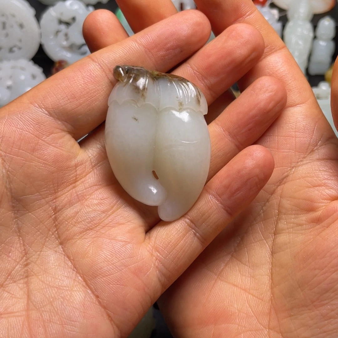 和田玉未镶嵌挂件财***娘