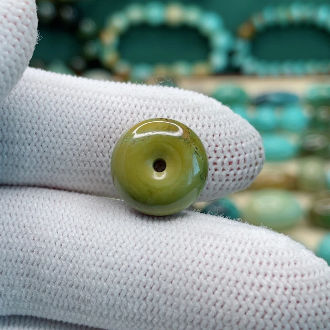 绿松石未镶嵌颈饰