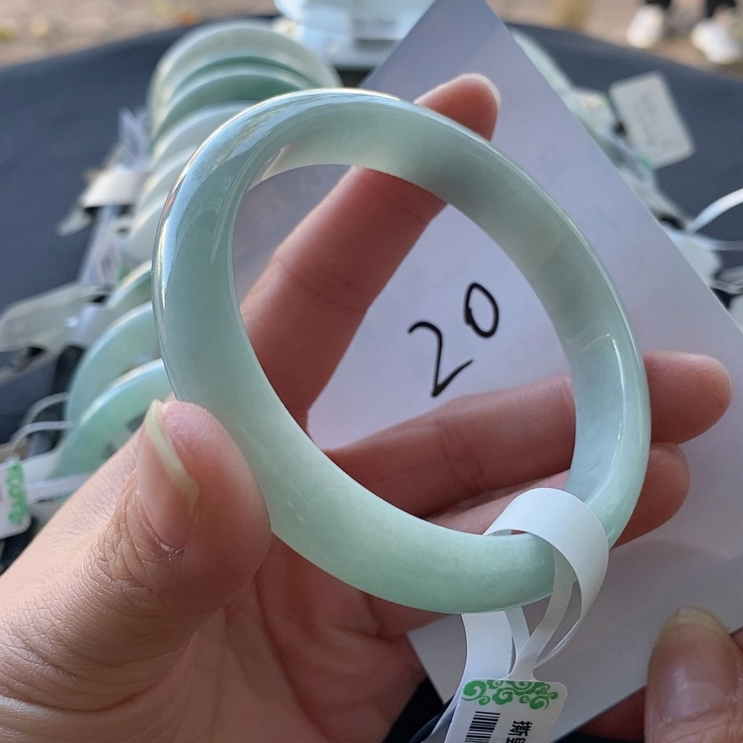 翡翠未镶嵌手镯63圈口手镯