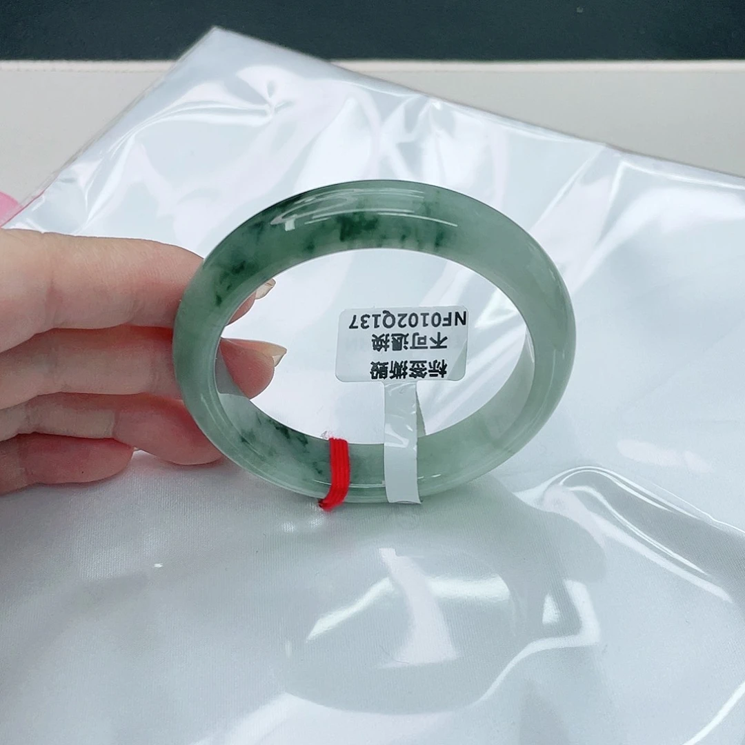 翡翠手镯未镶嵌正54