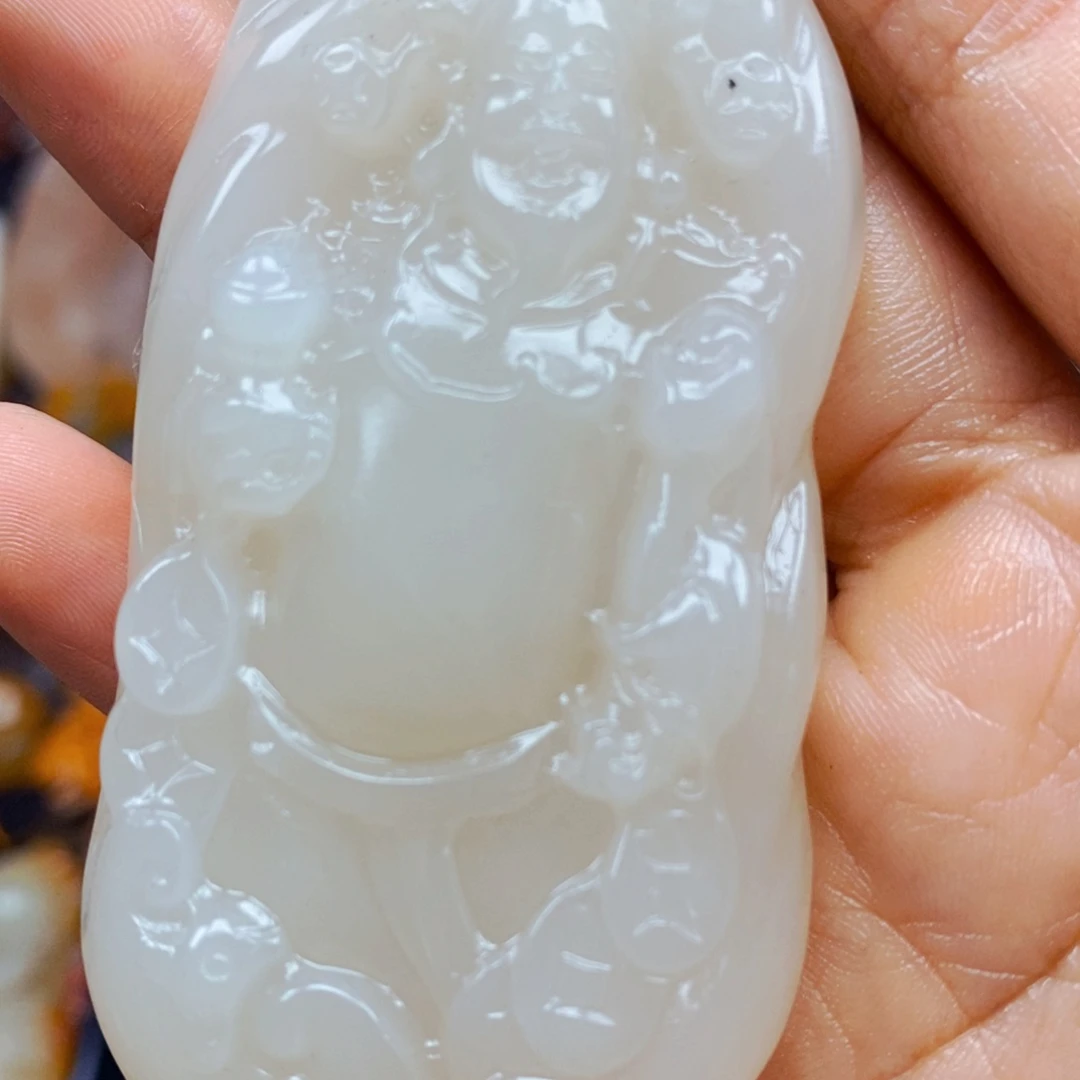 石英质玉（黄龙玉）未镶嵌颈饰