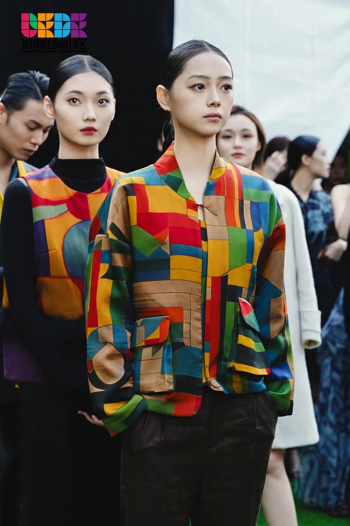 【香云故里】抽象几何小重缎风琴袋短款棉衣棉服外套XB24-I05039