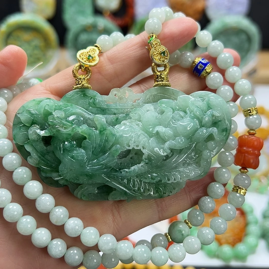 翡翠未镶嵌颈饰吊坠