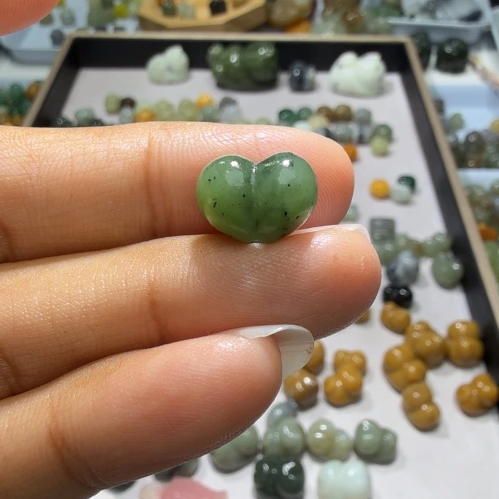 未镶嵌和田玉珠宝半成品