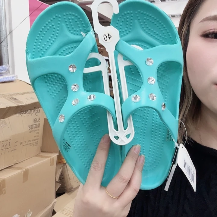 绿色凉拖钻40码的