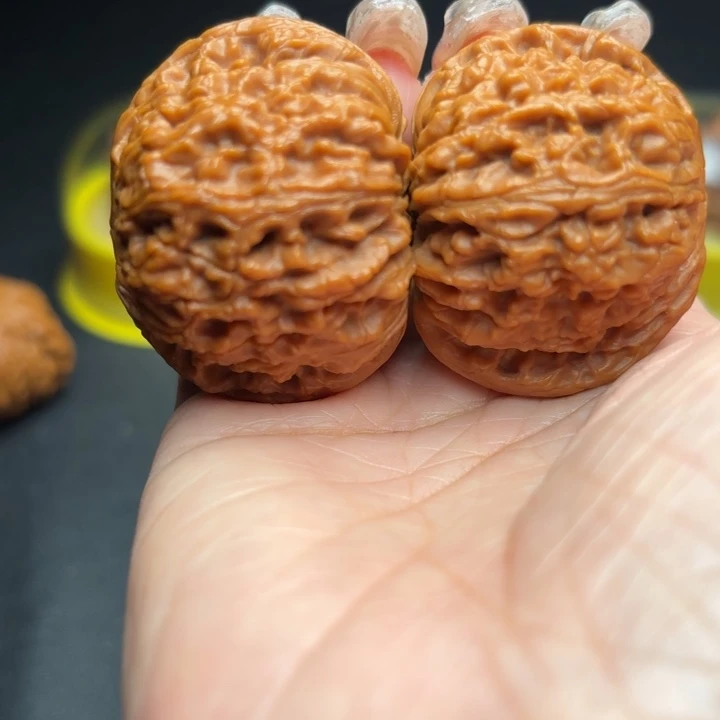 桃核吊坠45球疆狮子头