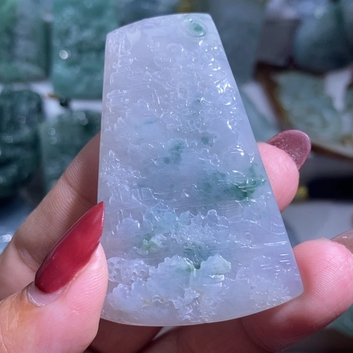 【闪购商品】翡翠未镶嵌颈饰山水