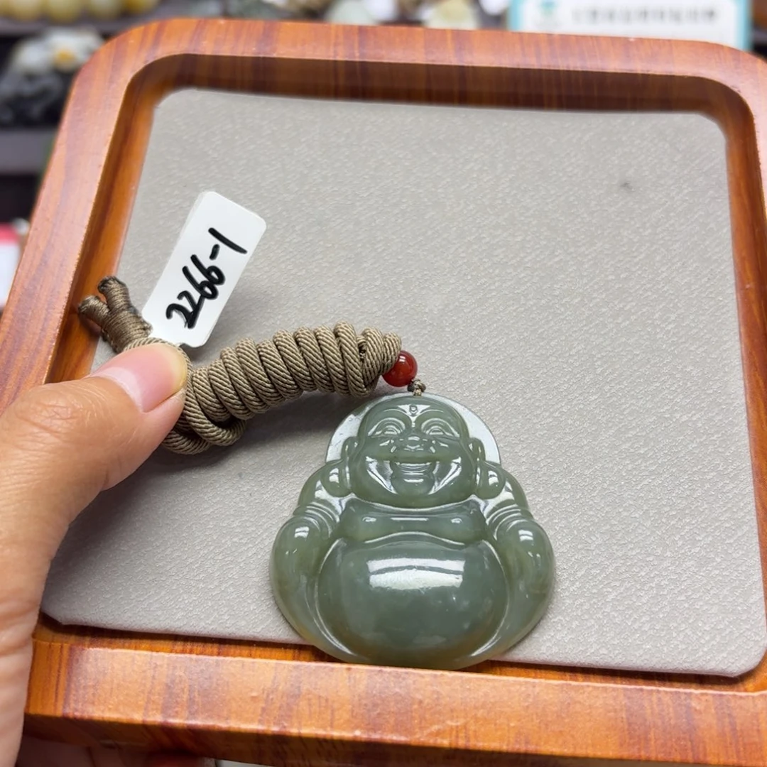低***虚颈饰未镶嵌和田玉