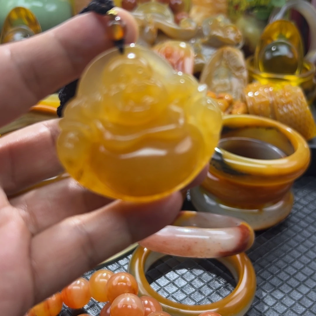 石英质玉未镶嵌颈饰