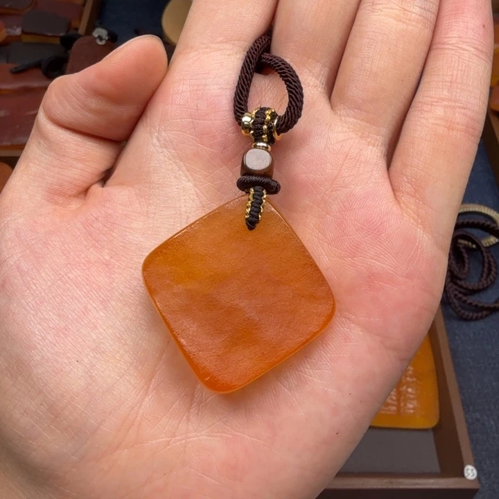 蜜蜡吊坠(赠链)未镶嵌