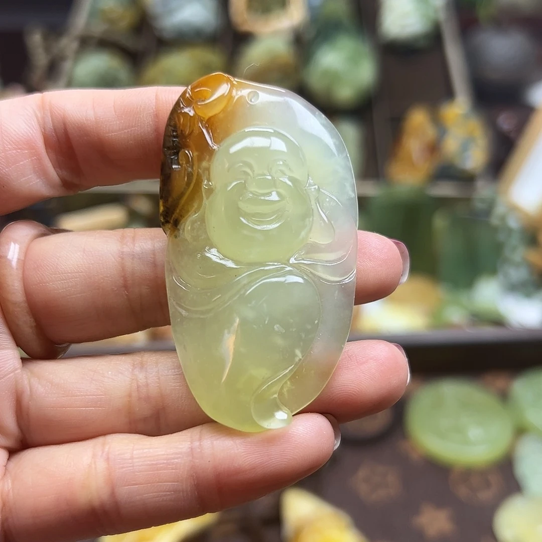 岫玉未镶嵌颈饰花玉王笑佛