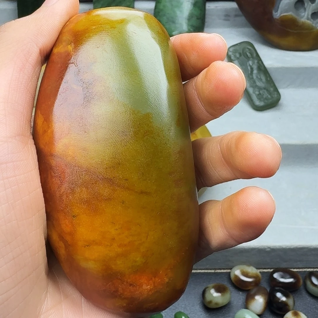 用***0和田玉未镶嵌颈饰