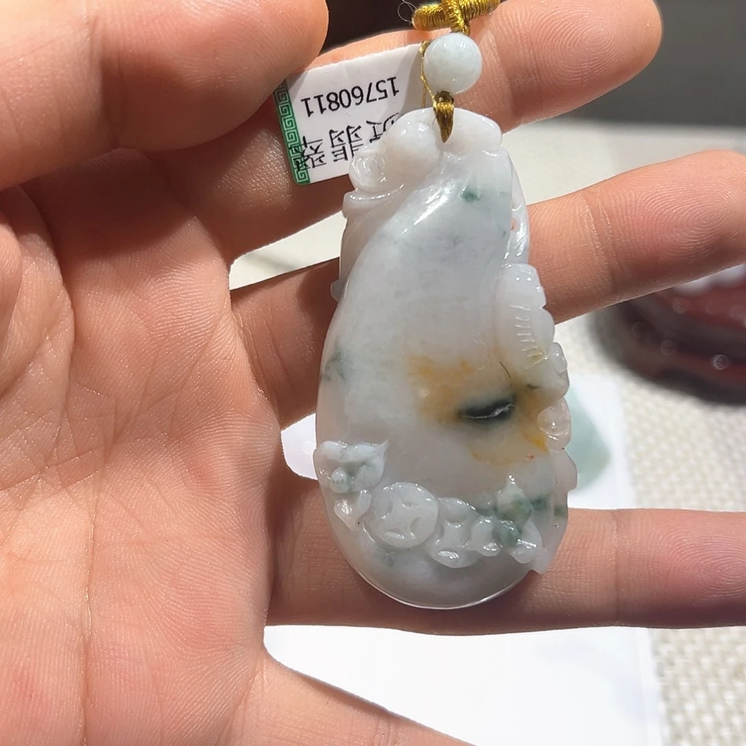 翡翠未镶嵌颈饰挂件